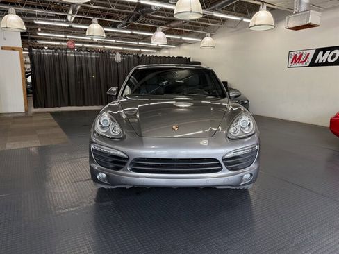 Used 2014 Porsche Cayenne S AWD/4WD image 2