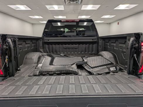 Used 2025 GMC Sierra 2500 AT4X AWD/4WD image 25