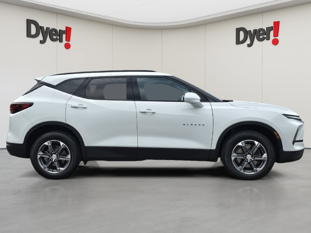 Used 2024 Chevrolet Blazer LT w/ Convenience Package FWD image 2
