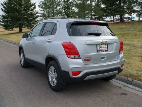 Used 2020 Chevrolet Trax LT w/ LT Convenience Package image 4