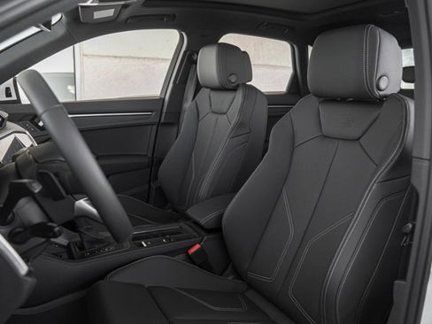 Certified 2025 Audi Q3 2.0T Premium w/ Convenience Package image 11