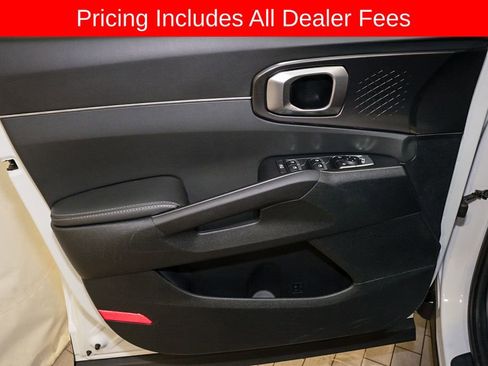 Certified 2025 Kia Sorento LX FWD image 11