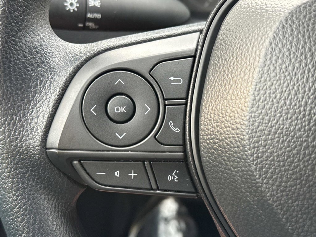 Used 2025 Toyota Corolla LE FWD image 21
