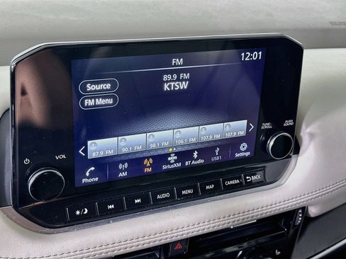 Used 2023 Nissan Rogue SL w/ SL Premium Package FWD image 19