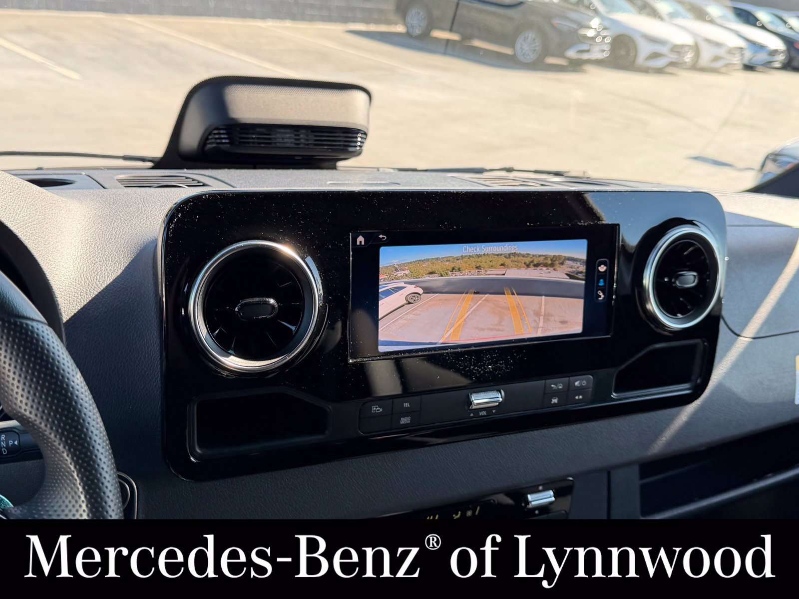 Used 2025 Mercedes-Benz Sprinter 2500 image 27