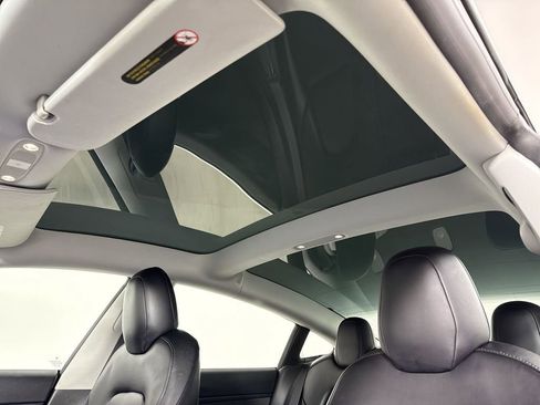 Used 2018 Tesla Model 3 Long Range image 39