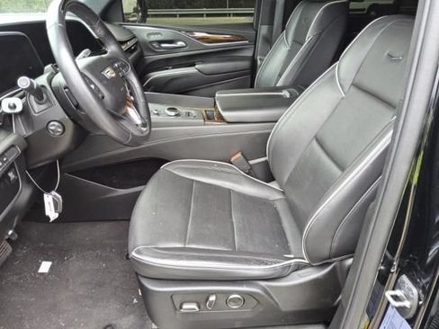 Used 2023 Cadillac Escalade Premium Luxury AWD/4WD image 3
