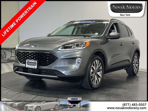 Used 2022 Ford Escape Titanium image 4