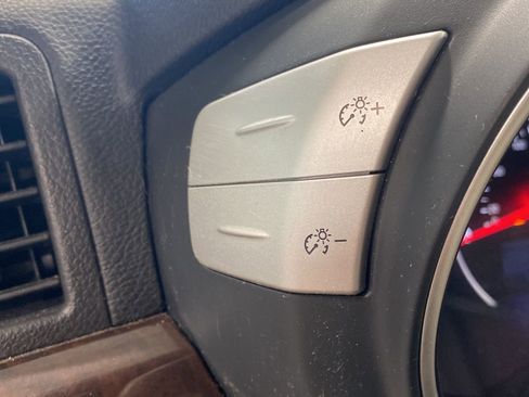 Used 2015 Nissan Quest SV image 10