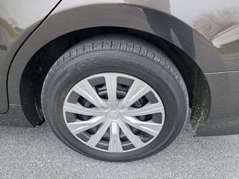 Used 2019 Toyota Camry LE w/ Sunroof Package image 37