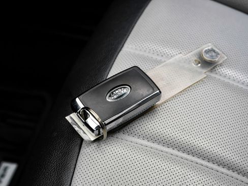 Used 2024 Land Rover Range Rover Evoque Dynamic SE image 63