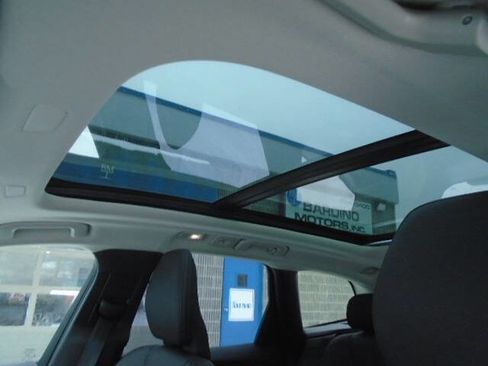 Used 2025 Volvo XC60 B5 Plus image 15