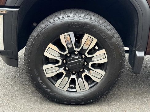 Certified 2024 GMC Sierra 2500 SLT w/ SLT Premium Package image 7