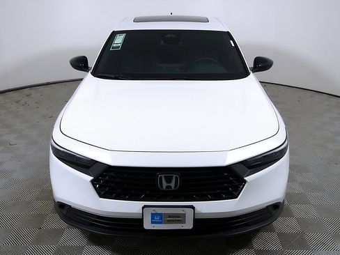 Used 2023 Honda Accord Sport image 4