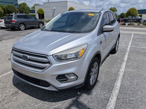 Used 2019 Ford Escape SE AWD/4WD image 2