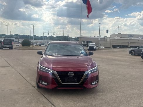 Used 2023 Nissan Sentra SR w/ SR Premium Package FWD image 5