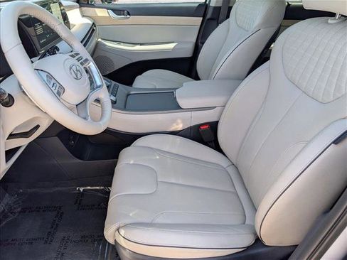 Used 2025 Hyundai Palisade Limited FWD image 17