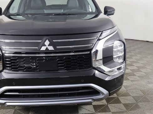 New 2026 Mitsubishi Outlander SE image 14