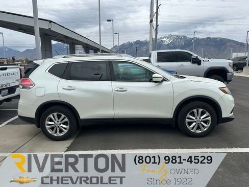 Used 2016 Nissan Rogue SV w/ SV Premium Package AWD/4WD image 5