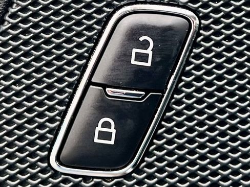 Used 2024 Ford Edge SEL image 25