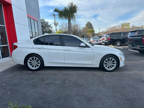 Used 2018 BMW 320i xDrive Sedan w/ Convenience Package image 8