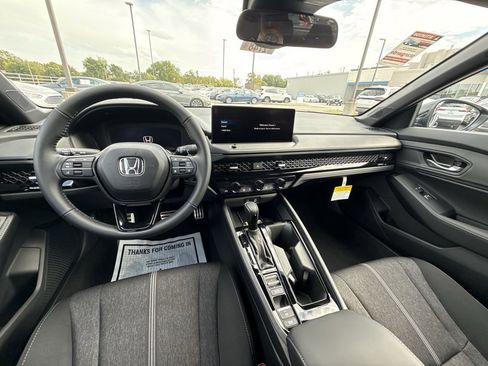 Used 2025 Honda Accord Sport image 6