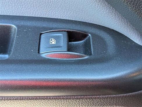 Used 2022 Chevrolet Colorado Z71 w/ Safety Package image 29