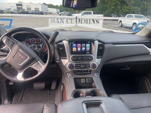 Used 2019 GMC Yukon SLT w/ Premium Edition AWD/4WD image 12