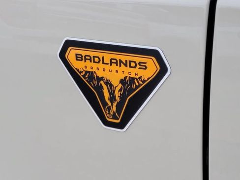 Used 2025 Ford Bronco Badlands AWD/4WD image 8
