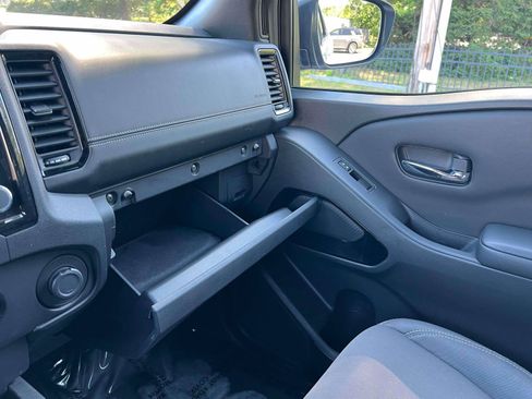 Used 2023 Nissan Frontier SV w/ Midnight Edition Package AWD/4WD image 9