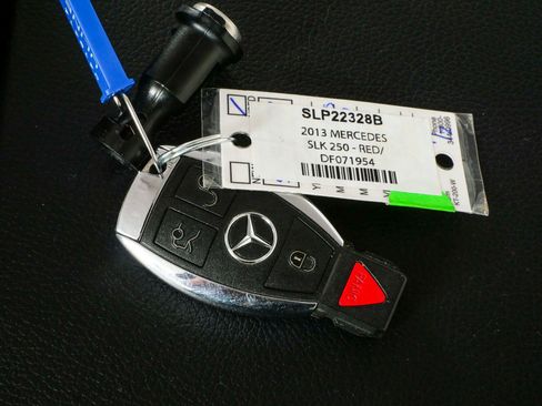 Used 2013 Mercedes-Benz SLK 250 image 36