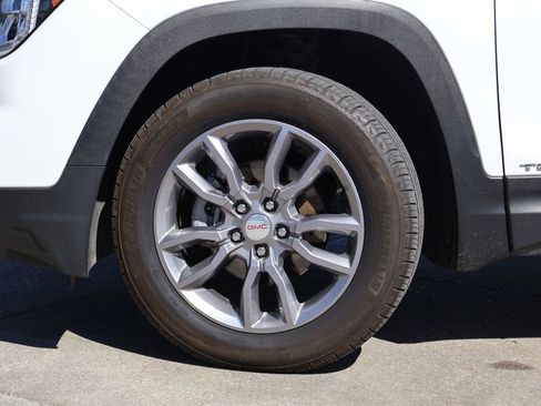 Used 2024 GMC Terrain SLT image 26