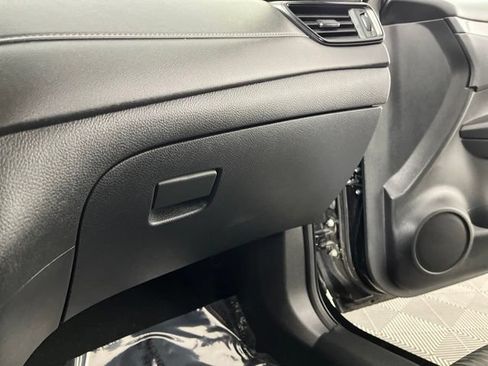 Used 2020 Nissan Rogue S w/ Special Edition Package FWD image 37