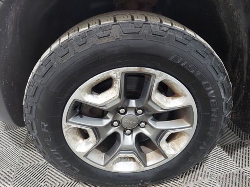 Used 2019 Jeep Cherokee Trailhawk AWD/4WD image 7