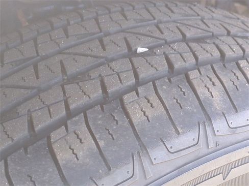 Used 2022 Toyota Tacoma TRD Off-Road image 18