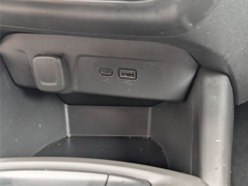 Used 2024 Chevrolet Trax LS FWD image 21