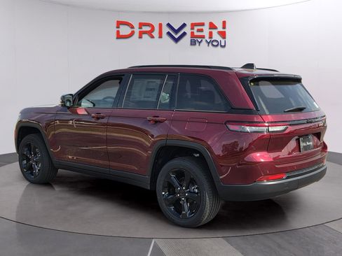 New 2025 Jeep Grand Cherokee Altitude RWD image 3