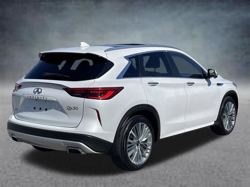Used 2023 INFINITI QX50 Sensory image 3