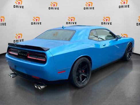Used 2015 Dodge Challenger SRT w/ Technology Group RWD image 5