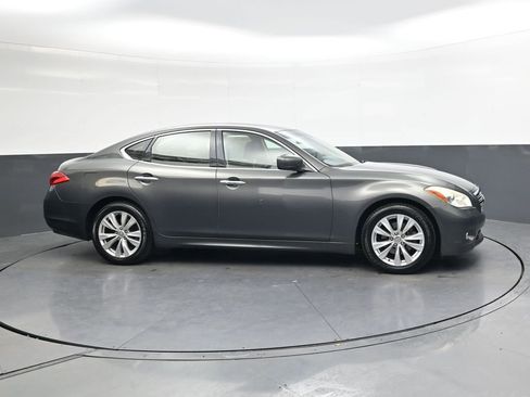Used 2011 INFINITI M37 w/ Premium Pkg image 3