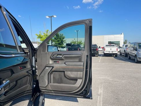 Used 2023 GMC Sierra 1500 AT4 w/ AT4 Premium Package AWD/4WD image 20