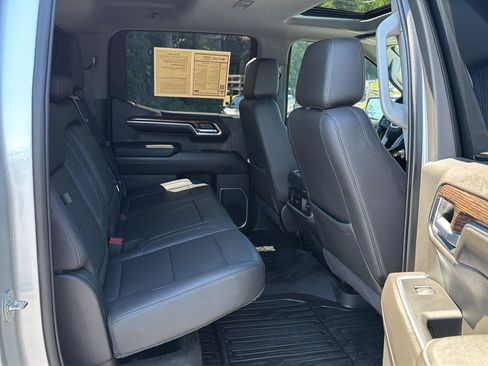 Used 2022 GMC Sierra 1500 Elevation w/ Elevation Premium Package AWD/4WD image 12