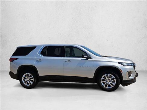 Certified 2022 Chevrolet Traverse LS FWD image 4