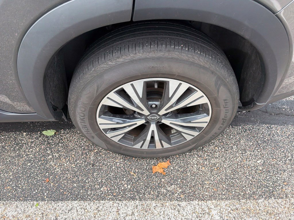 Used 2023 Nissan Rogue SV AWD/4WD image 3