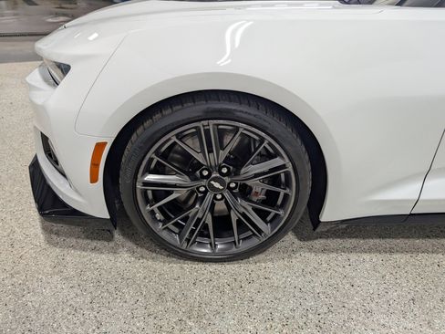 Used 2018 Chevrolet Camaro ZL1 RWD image 11