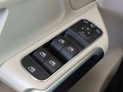 Used 2022 Mercedes-Benz GLB 250 image 39