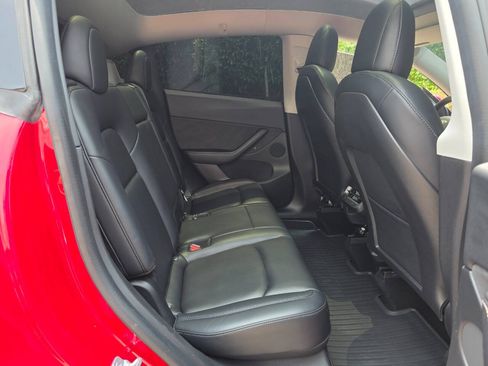 Used 2021 Tesla Model Y 2WD image 27