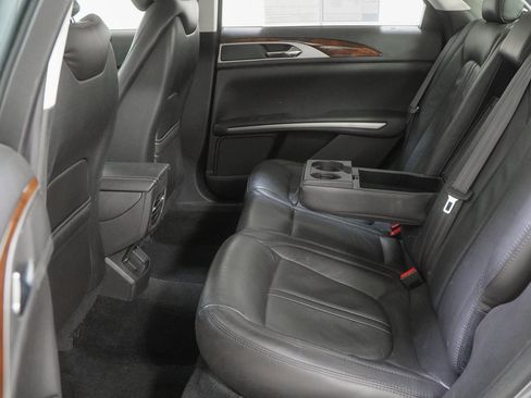 Used 2014 Lincoln MKZ image 41