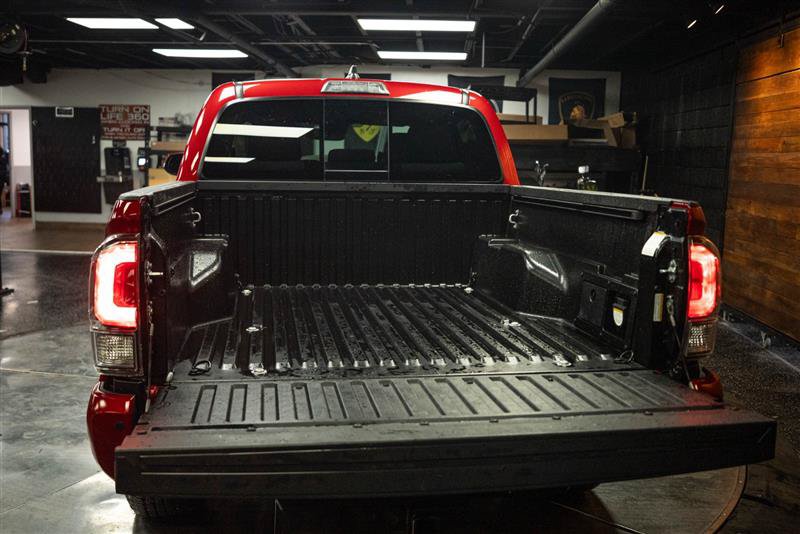 Used 2023 Toyota Tacoma TRD Off-Road w/ Technology Package AWD/4WD image 7