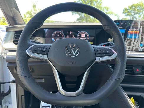 New 2026 Volkswagen Tiguan SE R-Line AWD/4WD image 12